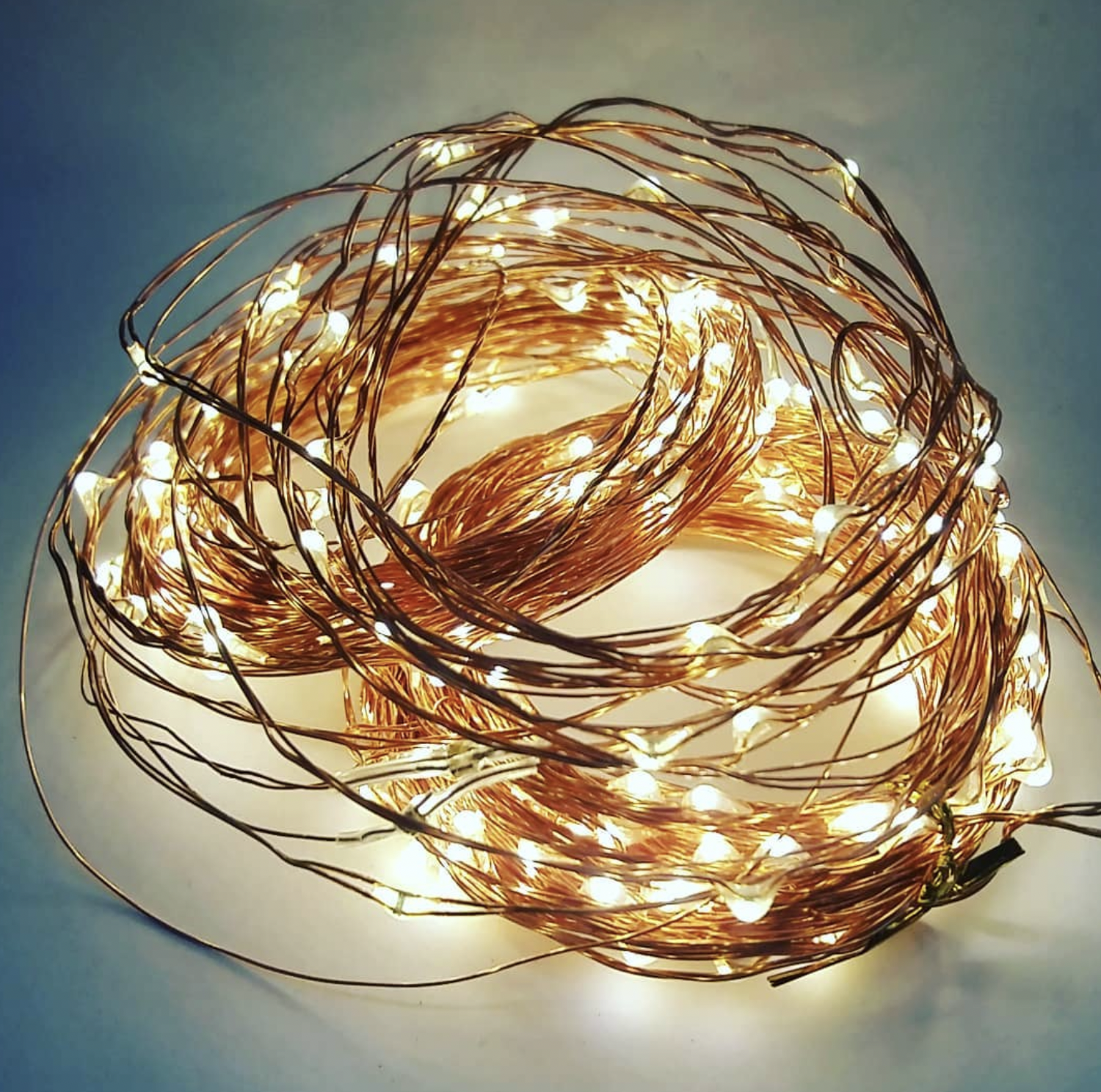 Guirnalda de luces led 20 metros hilo Cobre ¡Pilas incluidas!